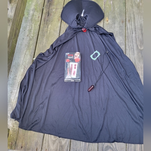 Capa Larga Negra Con Cuello Rojo Alto - Disfraz De Vampiro, Talla Única, 140 Cm, Para Halloween Y Fiestas